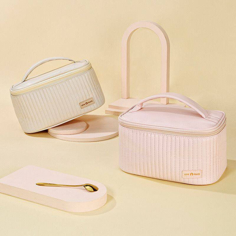 حقيبة مكياج وتنظيم مستحضرات تجميل cosmetic organizer bag حقيبة مكياج وتنظيم مستحضرات تجميل cosmetic organizer bag